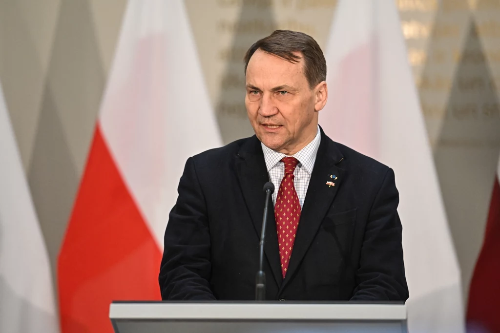 Radosław Sikorski reaguje na śmierć wolontariusza Radosław Sikorski reaguje na śmierć wolontariusza