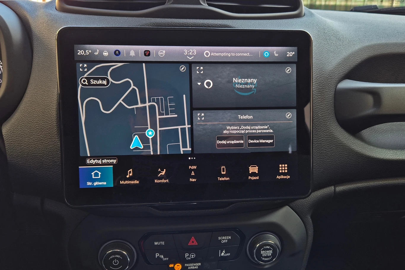 Renegade ma system multimedialny przejęty z modelu Grand Cherokee