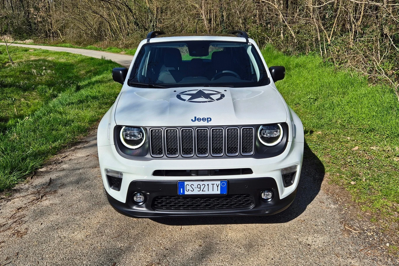 Diodowe światła Jeep Renegade otrzymał przy okazji liftingu w 2018 roku