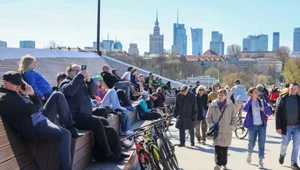 Otwarcie mostu pieszo-rowerowego w Warszawie może cieszyć. To atrakcyjne miejsce przede wszystkim na spacery. Ale most jest rowerowy tylko z nazwy. Rzecznik urzędu miasta przyznaje w rozmowie z Zieloną Interią: "piesi są tu szczególnie uprzywilejowani"