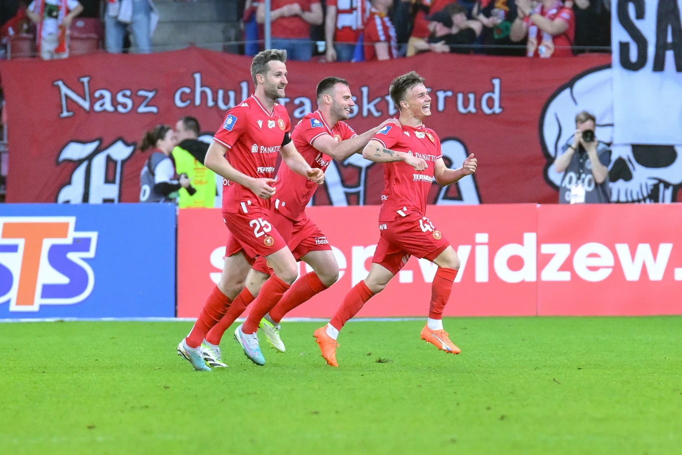 Widzew znów cieszy się z gola strzelonego w końcówce Widzew znów cieszy się z gola strzelonego w końcówce