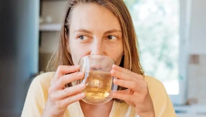 Ziele nawłoci wspiera pracę nerek, usuwa nadmiar wody z organizmu i obniża ciśnienie