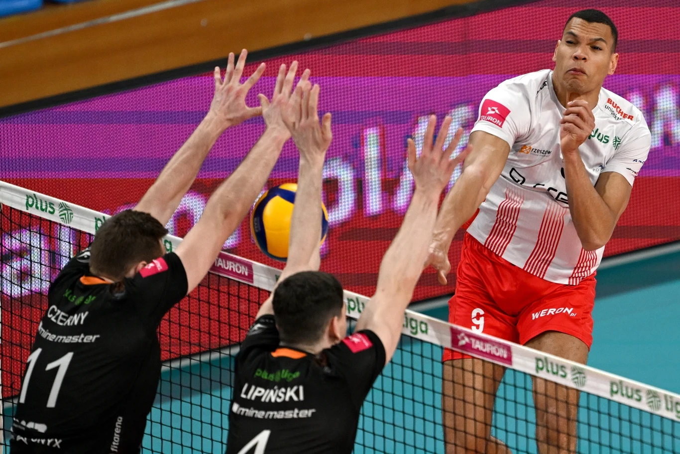 Atakuje Stephen Boyer z Asseco Resovii