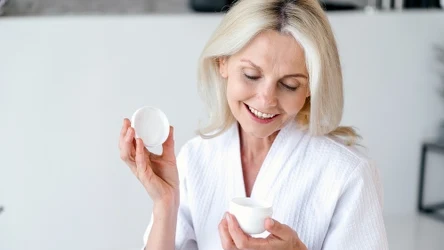 Jak przygotować w domu skuteczne serum z witaminą C, które odmieni twoją skórę?