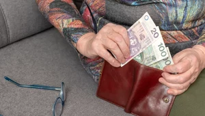 Spora część polskich emerytów pobiera emeryturę minimalną, ale są też tacy, których świadczenie jest jeszcze niższe 
