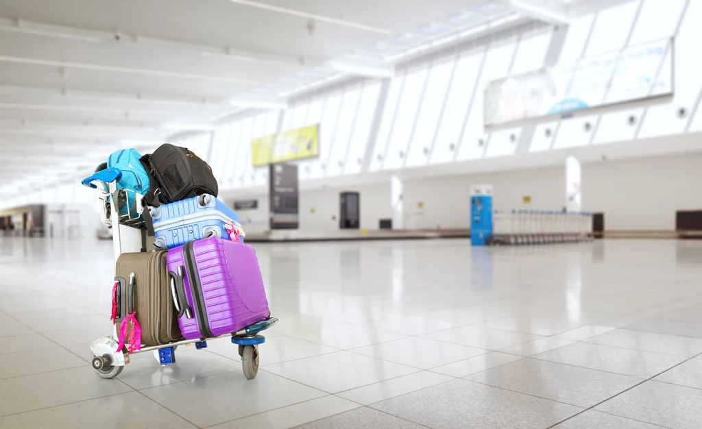 Jeśli nasza walizka będzie większa lub cięższa niż dopuszcza linia lotnicza, będziemy musieli uiścić dodatkową opłatę za nadbagaż  