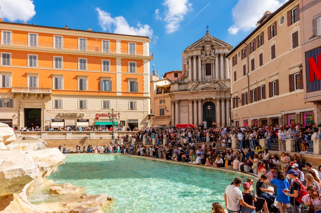 Kultowe miejsce na mapie Rzymu. Każdego roku turyści zostawiają tu 1,5 mln euro