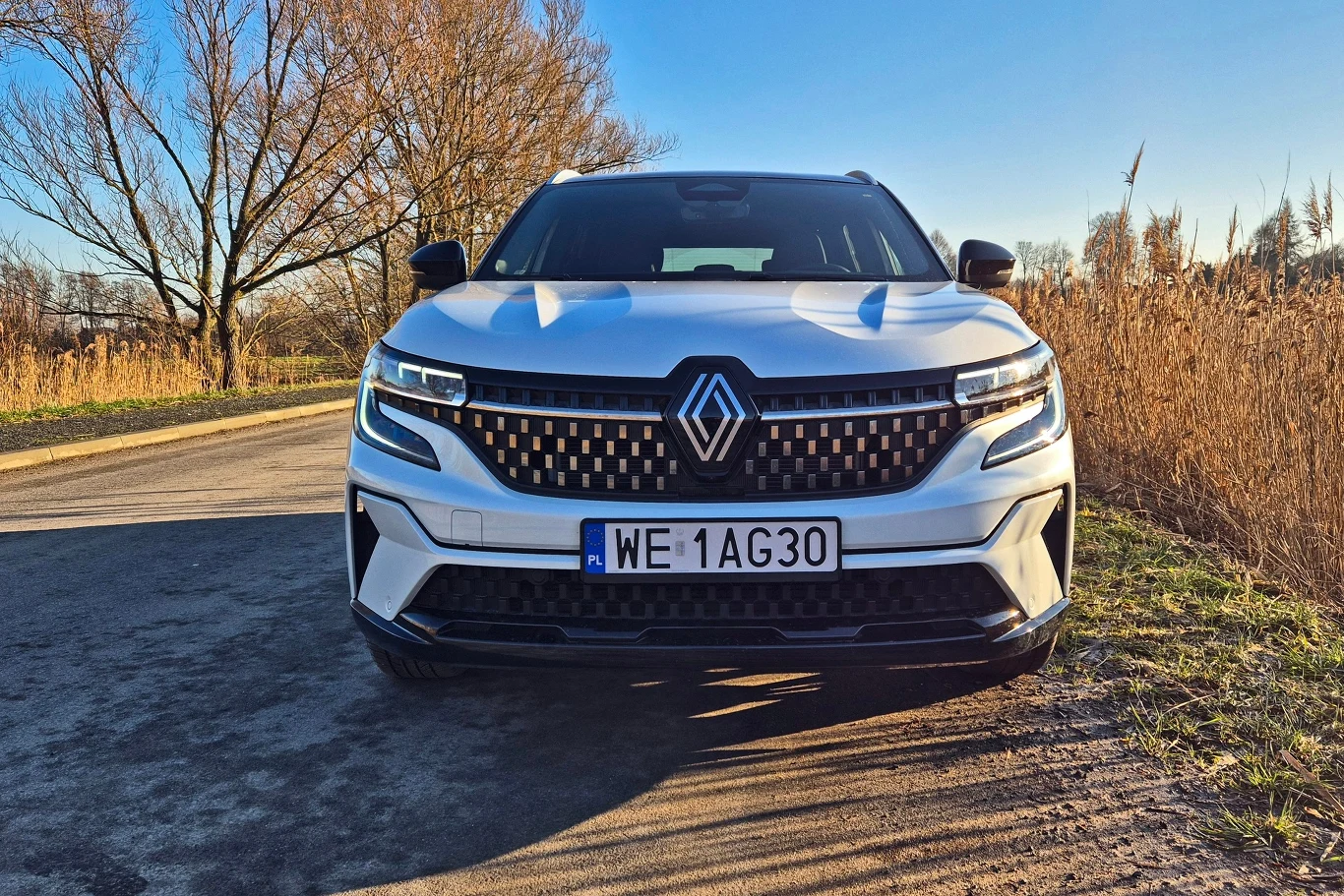 Renault Austral nadal ma charakterystyczne światła w kształcie litery C, od których producent pomału odchodzi