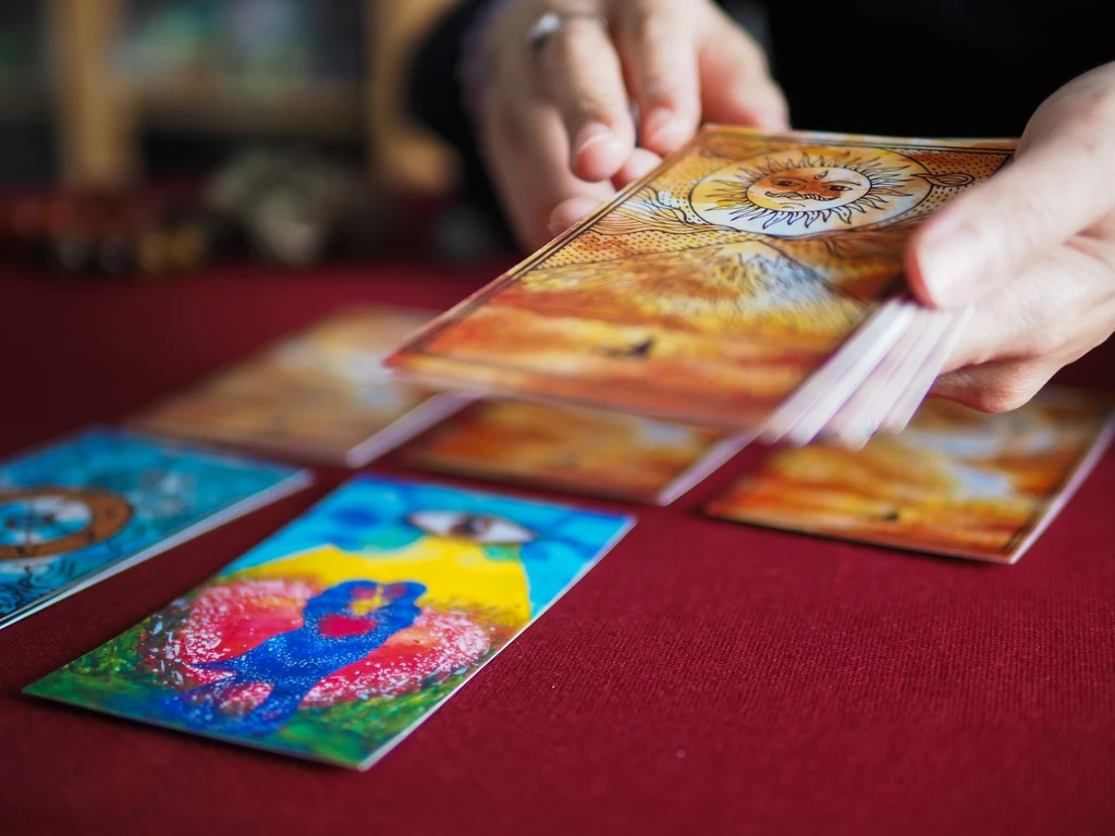 Tarot na dziś - karty stawia wróżka Diana