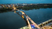 W Warszawie otwarto nowy most pieszo-rowerowy łączący Śródmieście z Pragą. Ma 452 metry długości