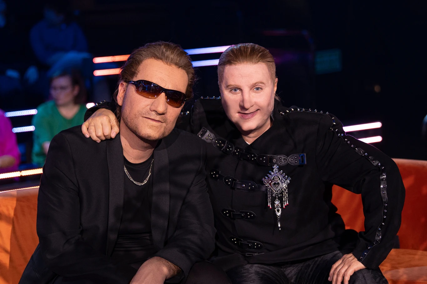 Mateusz Ziółko jako Bono i Katarzyna Skrzynecka jako Łukasz Golec