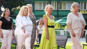 "Sanatorium miłości": Kuracjuszki na czerwonym dywanie (fot. z oficjalnego profilu programu na Facebooku)