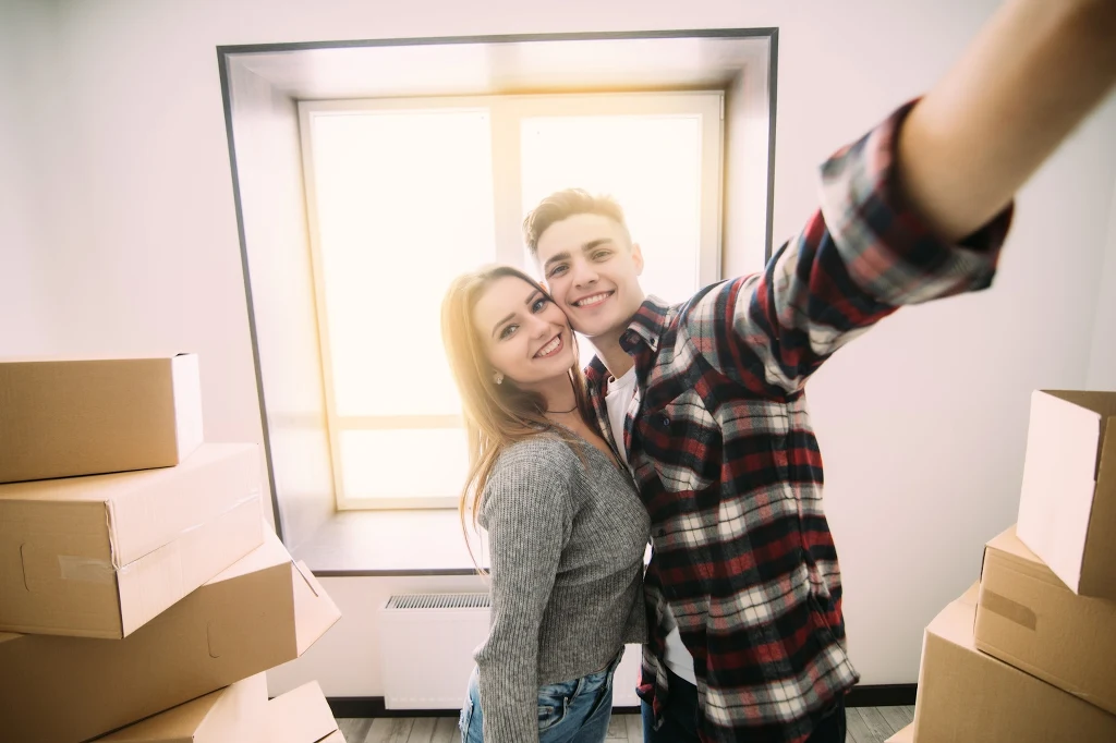 Konto Mieszkaniowe przeznaczone jest dla osób od 13 lat do 45 lat, które nie są właścicielami żadnego mieszkania ani domu Konto Mieszkaniowe przeznaczone jest dla osób od 13 lat do 45 lat, które nie są właścicielami żadnego mieszkania ani domu