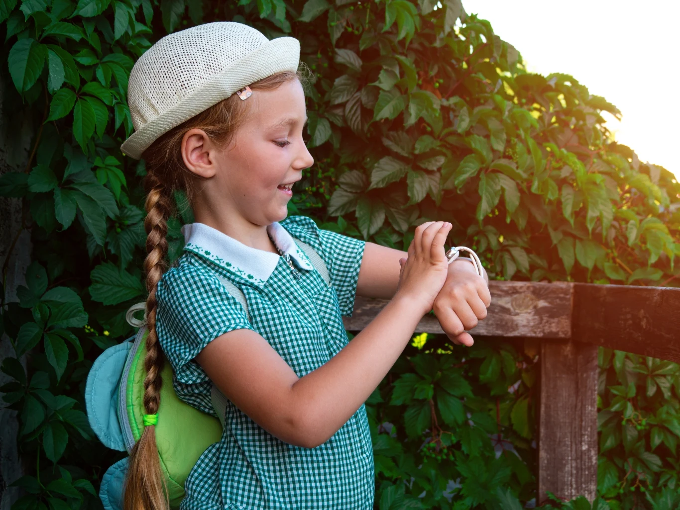 Smartwatch to rewelacyjny prezent dla dziecka. Pomoże zapewnić najmłodszym większe bezpieczeństwo i ułatwia kontakt z rodzicem. 