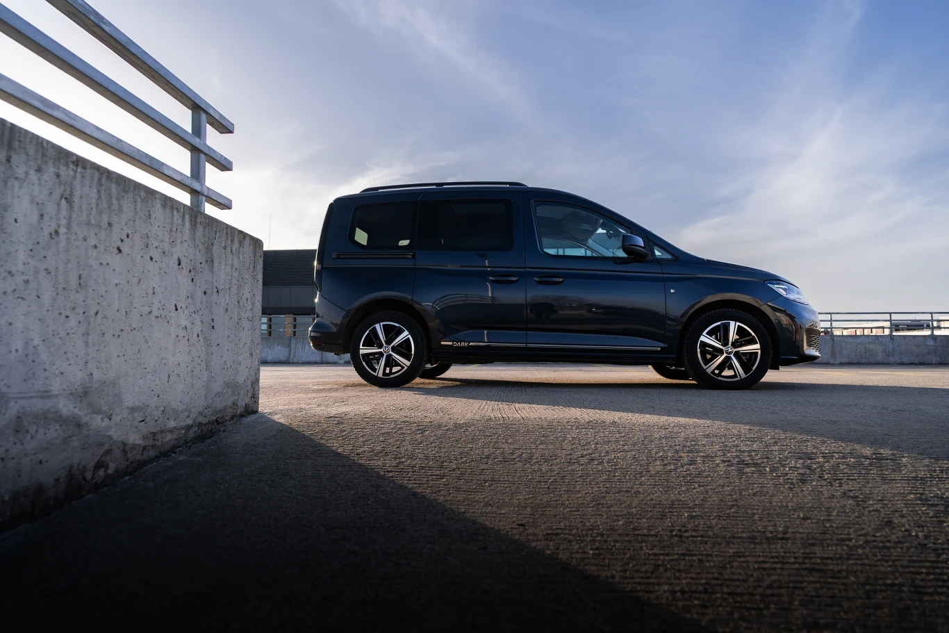 Ceny Volkswagena Caddy w odmianie Dark Label startują od 166 837 złotych.