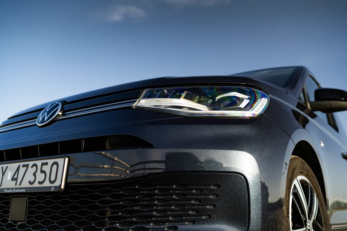W odmianie Dark Label Volkswagen Caddy wyposażony został w reflektory oraz światła tylne w technologii LED. 