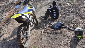 Kosztowna przejażdżka motocyklem. 1000 zł kary za jazdę po lesie
