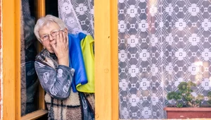 Jakie są zasady przyznawania emerytury dla Ukraińców? Wymagania, które trzeba spełnić są identyczne jak te, które muszą wypełnić polscy obywatele.