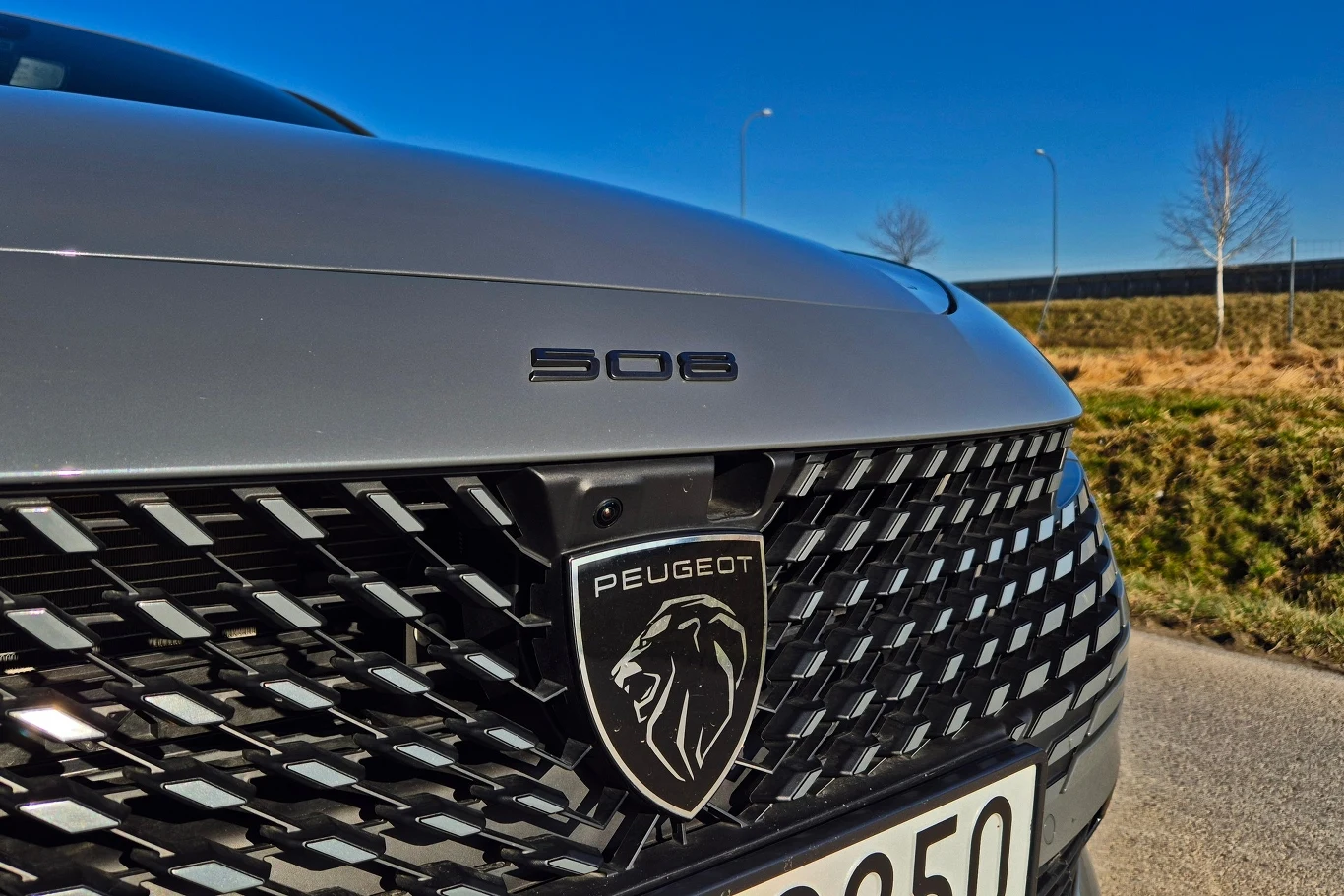 Peugeot 508 otrzymał oczywiście nowe logo marki