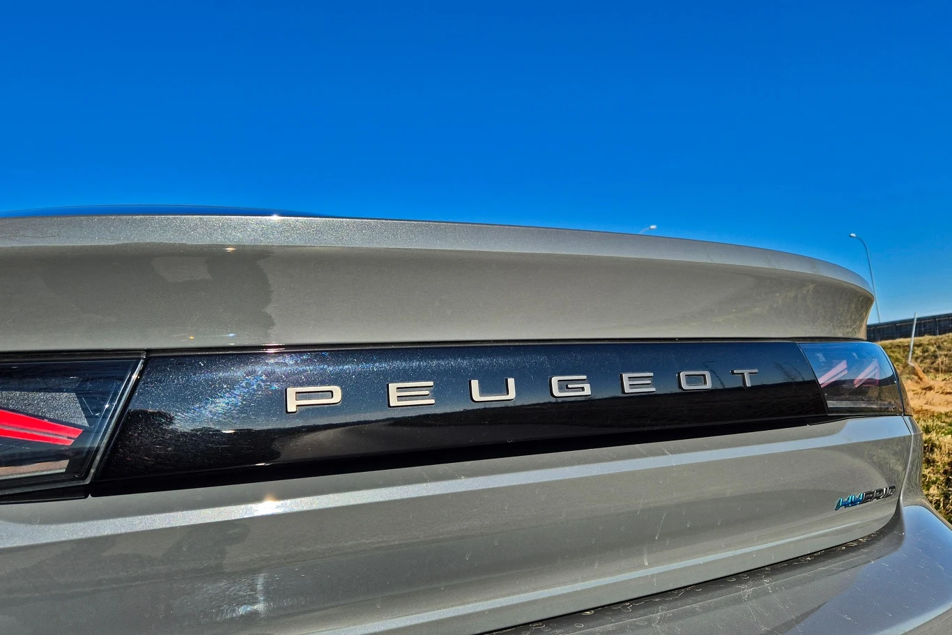Napis PEUGEOT na blendzie zastąpił logo z tyłu 508