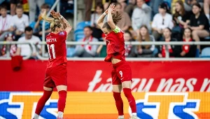 Polskie piłkarki celebrują wyrównującą bramkę zdobytą w meczu eliminacji mistrzostw Europy z Austrią