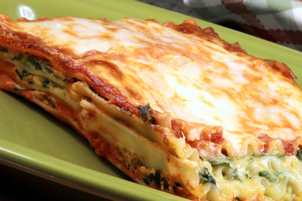 Lasagne z naleśników to pyszna potrawa obiadowa