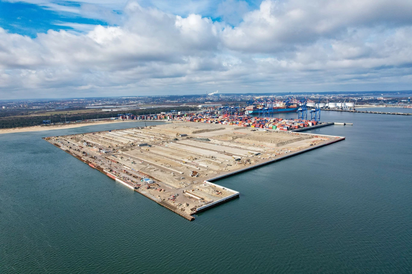 Polska będzie większa. Powierzchnia kraju wzrośnie dzięki inwestycji. Polska będzie większa. Powierzchnia kraju wzrośnie dzięki inwestycji.