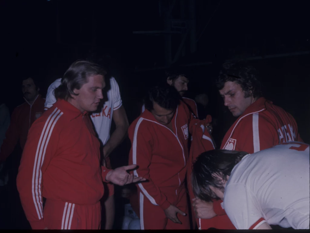 Hubert Jerzy Wagner (z lewej) i siatkarze reprezentacji Polski Hubert Jerzy Wagner (z lewej) i siatkarze reprezentacji Polski