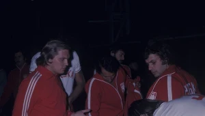 Trenera porwała mafia, siatkarze świętowali za barem. Pierwsze złoto MŚ