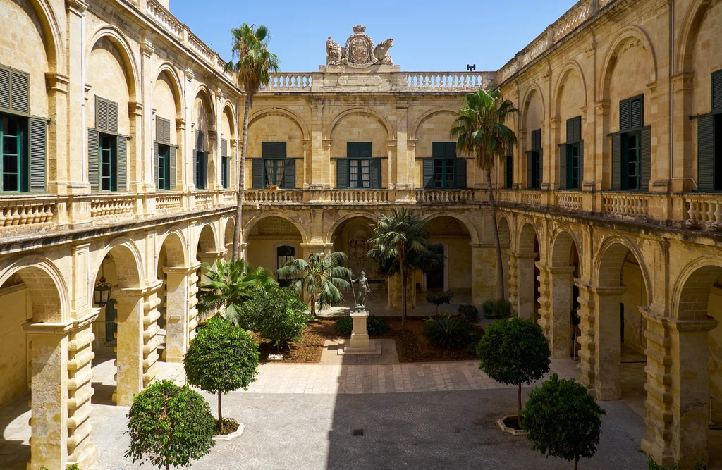 Pałac Wielkiego Mistrza w Valletcie przeszedł renowację. Na zdj. dziedziniec Neptuna