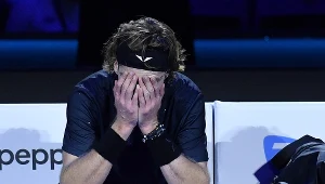 Klęska Rosjanina, obrońca tytułu odpada. Gigantyczna szansa przed Hurkaczem