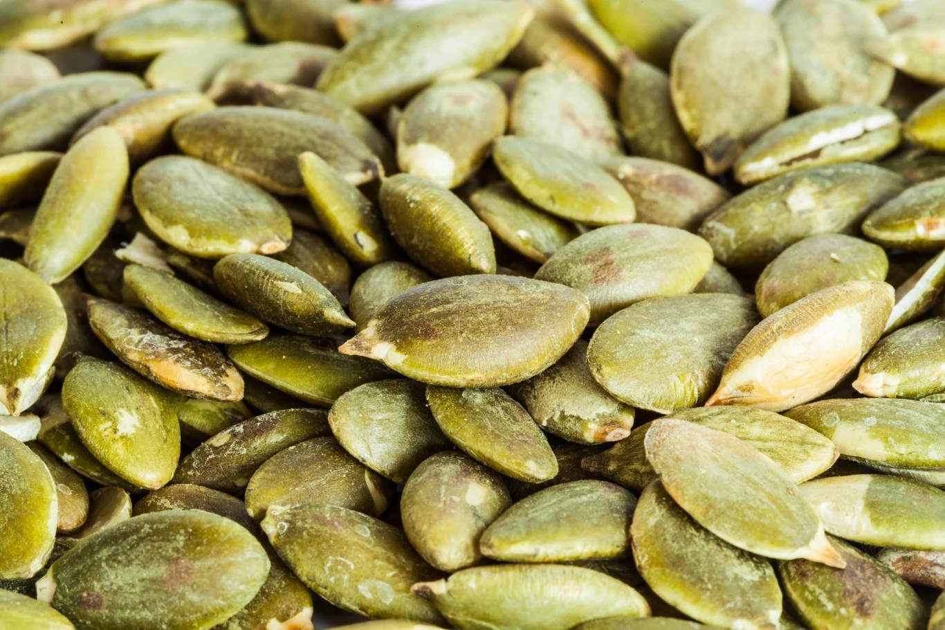 Na liście produktów dobrych dla mózgu i wspomagających pamięć nie mogło zabraknąć orzechów i pestek dyni