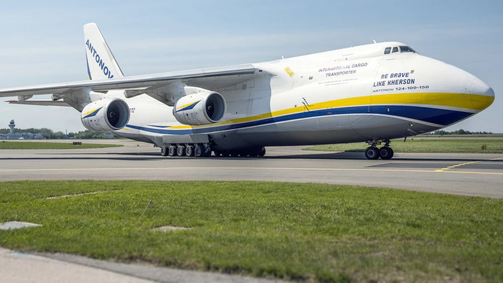 Trzy gigantyczne samoloty, w tym An-124 Rusłan, wylądowały w Polsce z ważną bronią