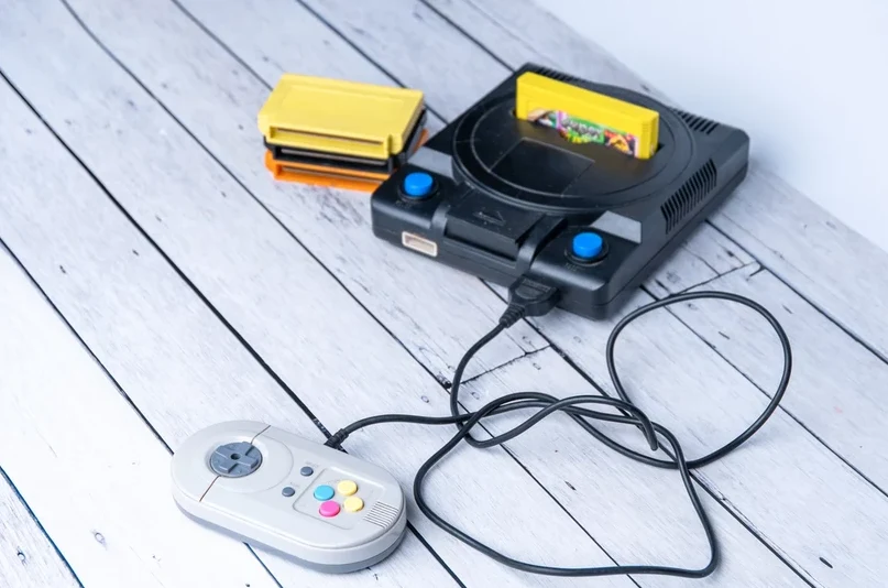 Klon klona, czyli podróbka Pegasusa zalewająca polskie bazary w latach 90. Klon klona, czyli podróbka Pegasusa zalewająca polskie bazary w latach 90.