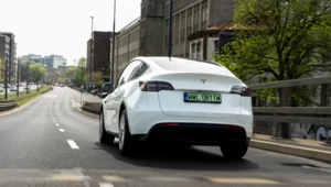 Jest nowa wersja bestsellera. Tesla Model Y Long Range RWD wjeżdża do oferty