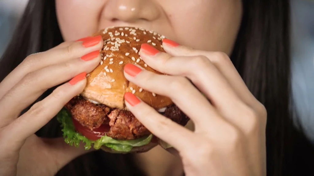 Czy burger może być roślinny? Takie nazewnictwo od dawna jest stosowane, ale budzi sprzeciw branży mięsnej