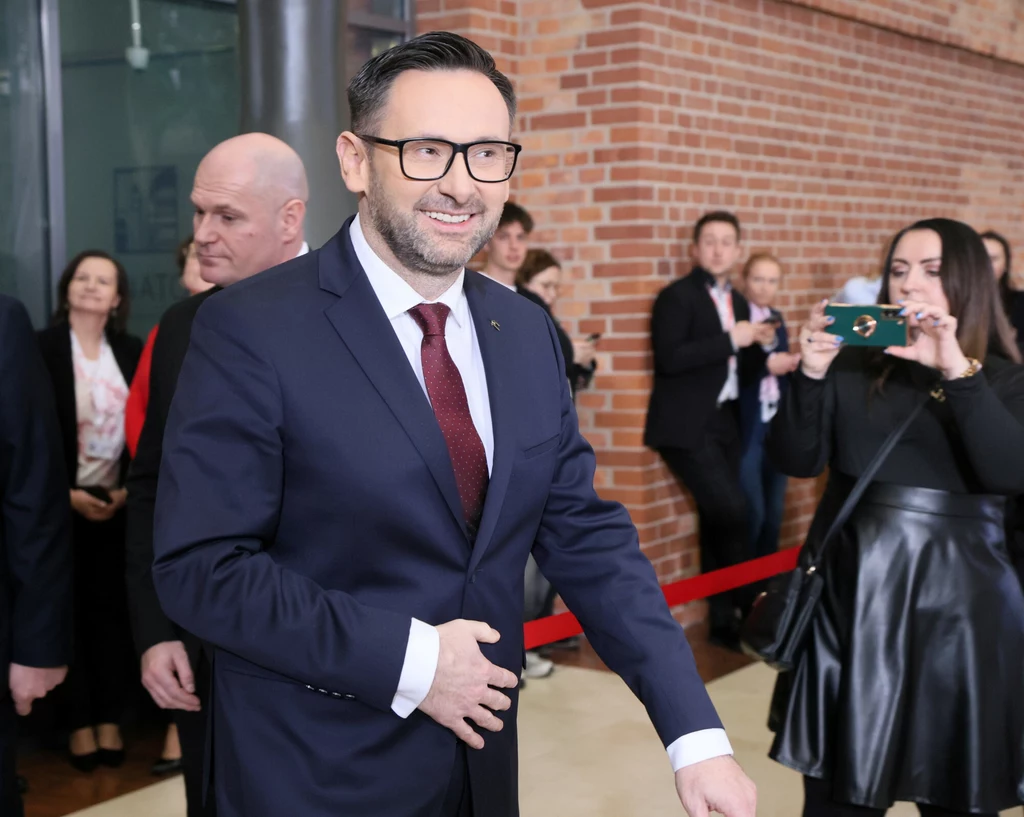 Daniel Obajtek zarobił o 1,5 mln zł za dużo -  podała w czwartek posłanka KO Agnieszka Pomaska