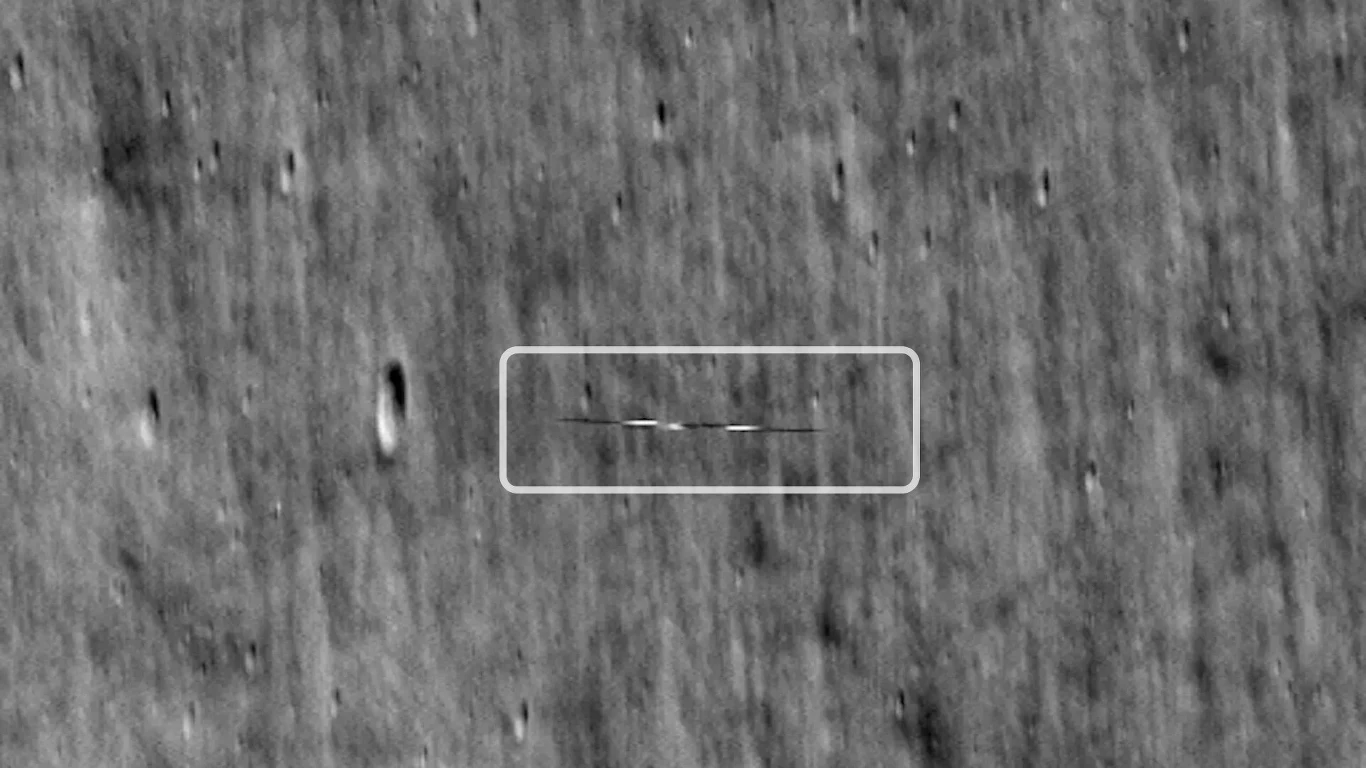 NASA rozwiązuje zagadkę szybko poruszającej się "deski surfingowej" na Księżycu NASA rozwiązuje zagadkę szybko poruszającej się "deski surfingowej" na Księżycu