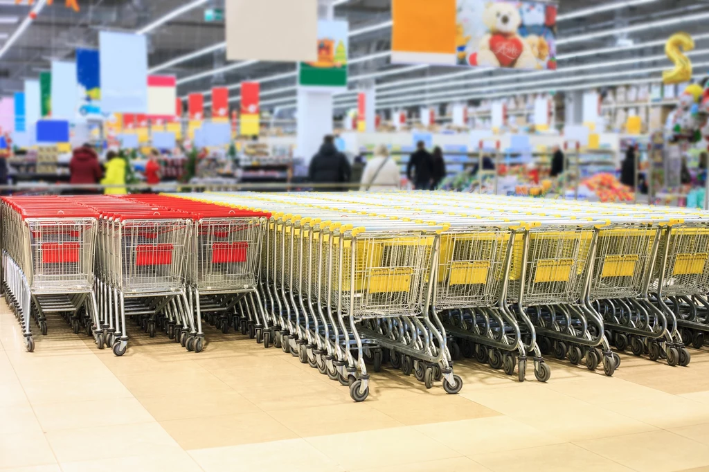 Nietypowe promocje w Auchan i Carrefour. To szansa na spore oszczędności, jest jednak haczyk