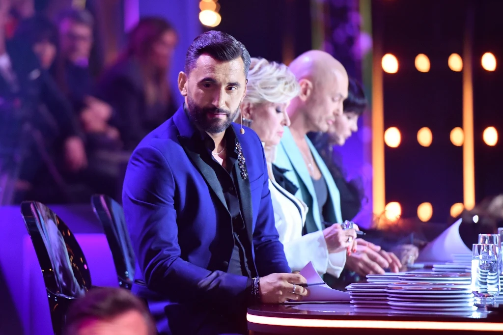 Rafał Maserak za stołem jurorskim "Tańca z gwiazdami"