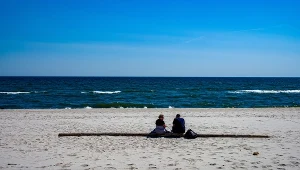 Polska plaża bez tłumów. Cicha i spokojna, a piękna jak w Chorwacji 