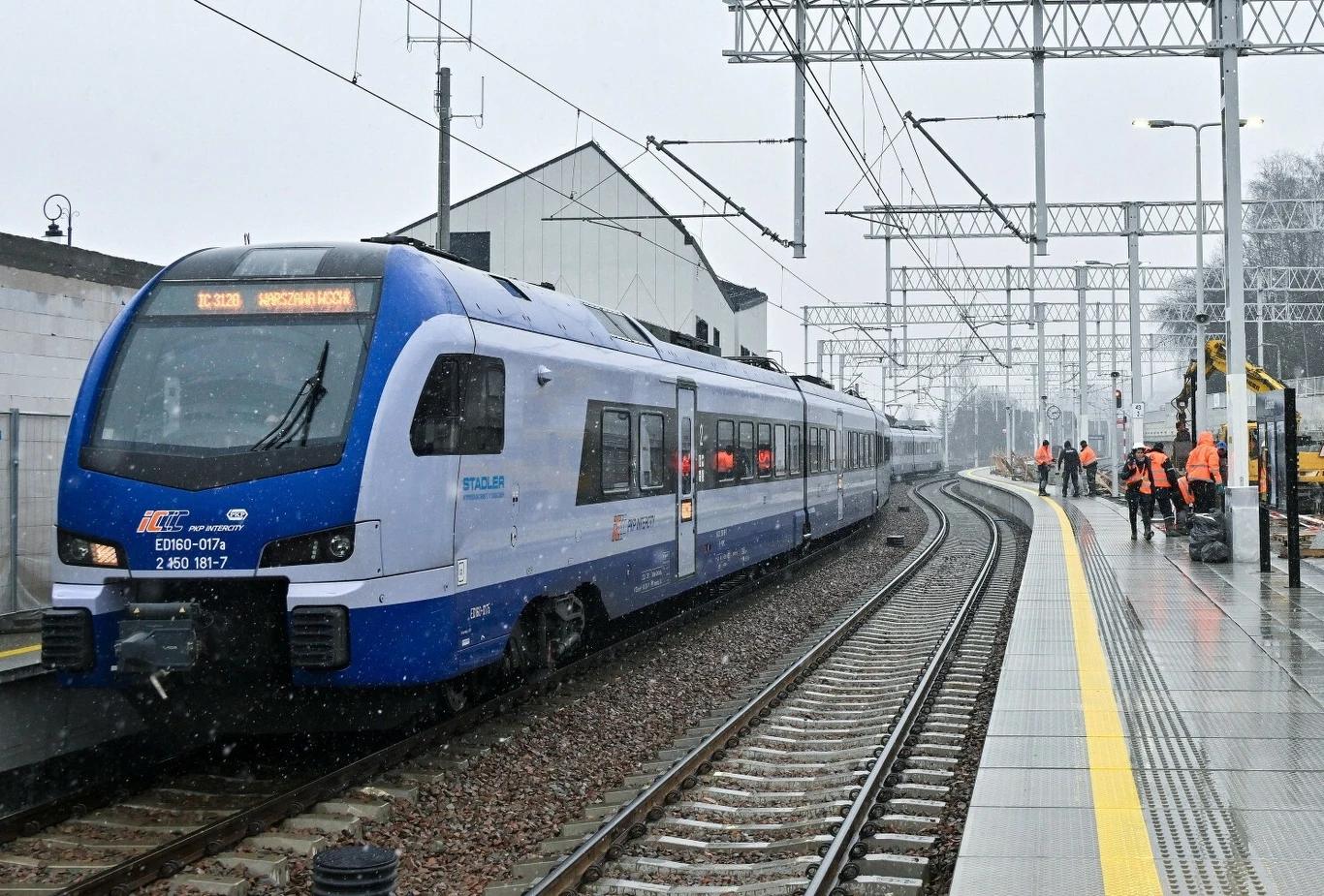 Miało być dobrze, a z efektów modernizacji "kolejowej zakopianki" pracownicy PKP PLK niekoniecznie są zadowoleni Miało być dobrze, a z efektów modernizacji "kolejowej zakopianki" pracownicy PKP PLK niekoniecznie są zadowoleni