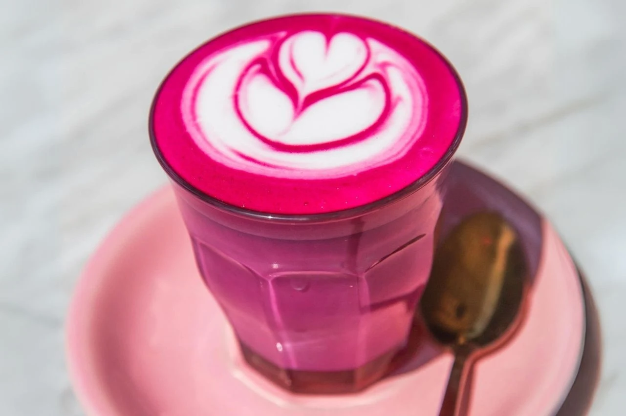 Buraczane latte działa oczyszczająco na organizm Buraczane latte działa oczyszczająco na organizm