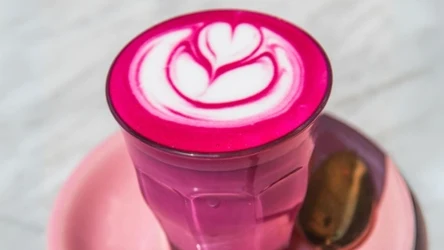 Buraczane latte działa oczyszczająco na organizm