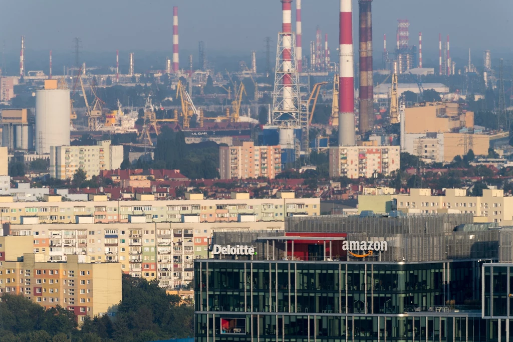 Przemysł i energetyka to główne źródła emisji gazów cieplarnianych w Polsce. Na zdj. osiedle Zaspa w Gdańsku