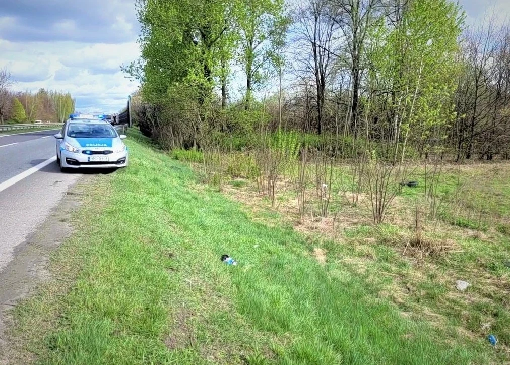 Pościg zakończył się, gdy uciekinier zjechał z drogi