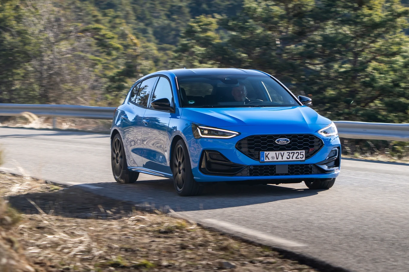 Ford Focus ST Edition ma 280 KM, napęd na przednią oś i 6-biegowy manual. Takich aut już na rynku nie ma. Ford Focus ST Edition ma 280 KM, napęd na przednią oś i 6-biegowy manual. Takich aut już na rynku nie ma.