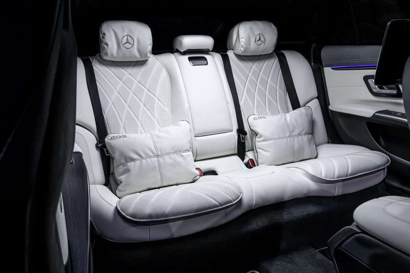 Tylne siedzenia mają być wygodniejsze za sprawą dodatkowych 5 mm pianki.