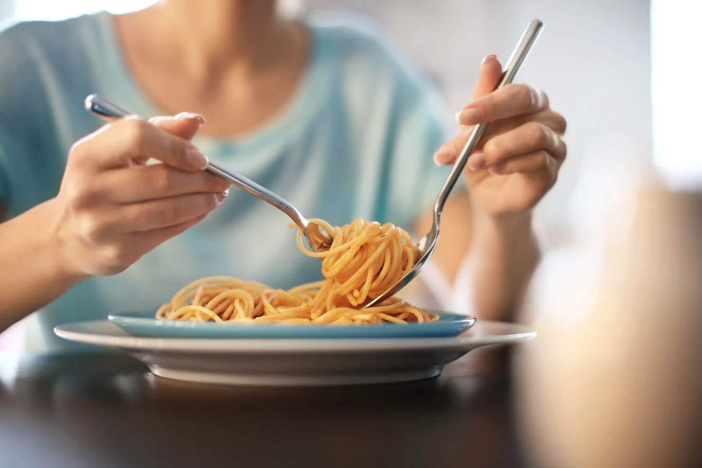 Wybierz makaron z twardej pszenicy durum i ugotuj go al dente. Będzie miał indeks glikemiczny jak ten pełnoziarnisty