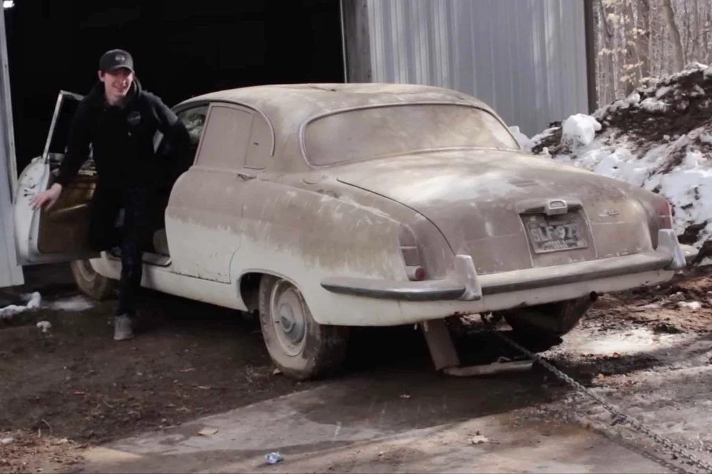 W stodole trafił na motoryzacyjną legendę.  /Fot. DetailDane @YouTube